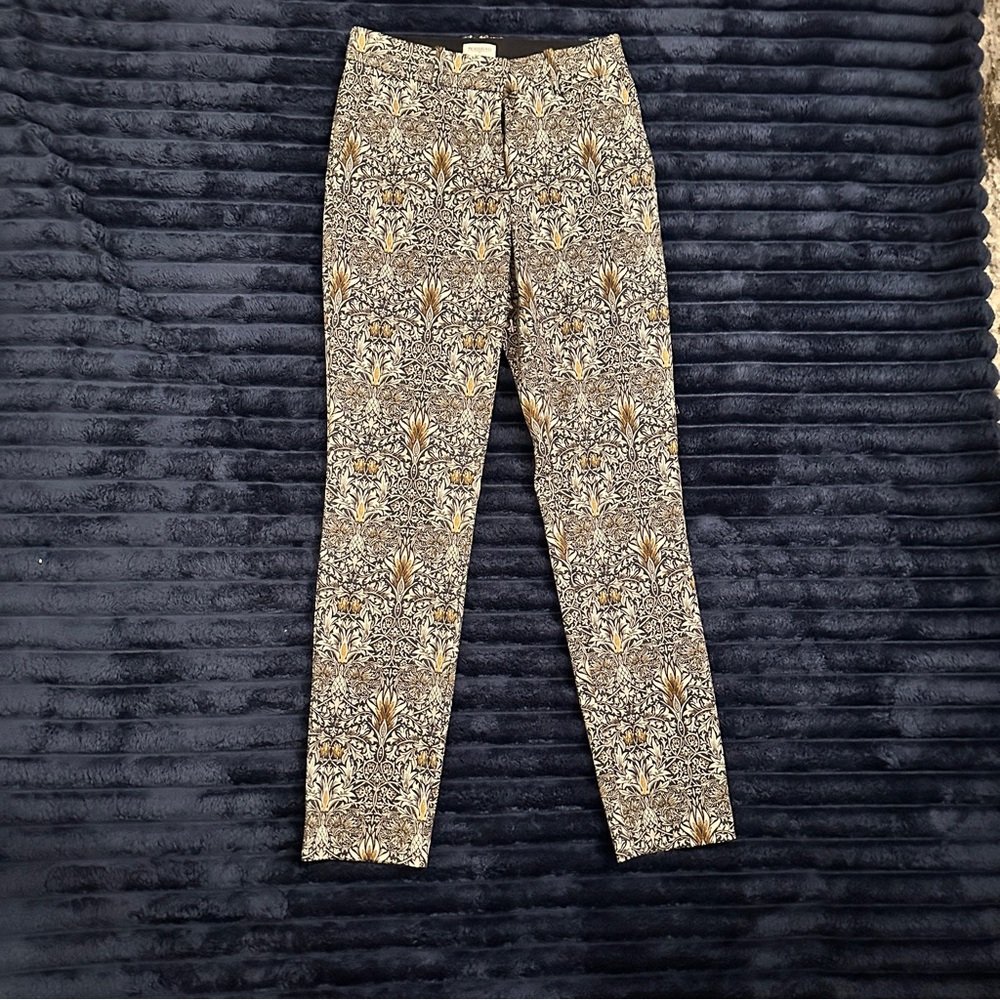 H&M Black and Gold Patterned Cropped Pants